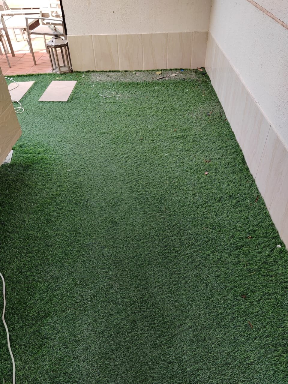 Artificial grass cleaning before cleaning