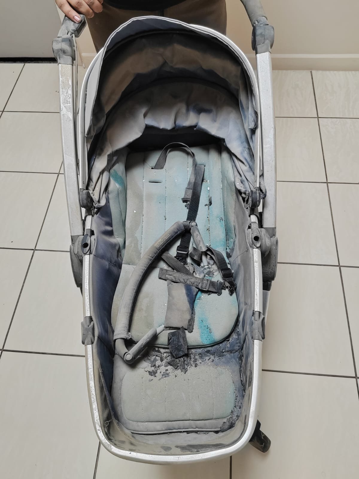 Baby stroller cleaning before cleaning